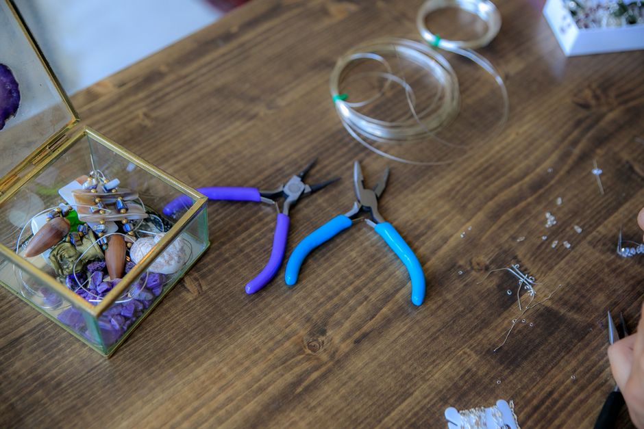 Prong vs Bezel vs Channel Setting: Choosing the Right Stone Setting Technique for Your Jewelry Design