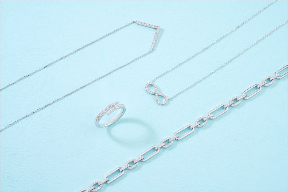 How to Photograph Jewelry for Your Portfolio: A Designer's Guide to Showcasing Your Work